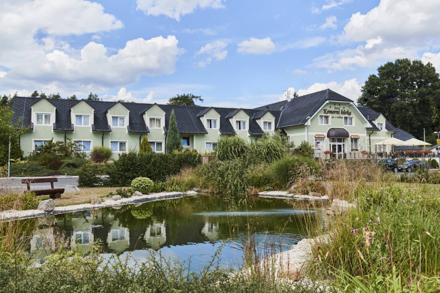 Hotel Komorní hůrka – areál
